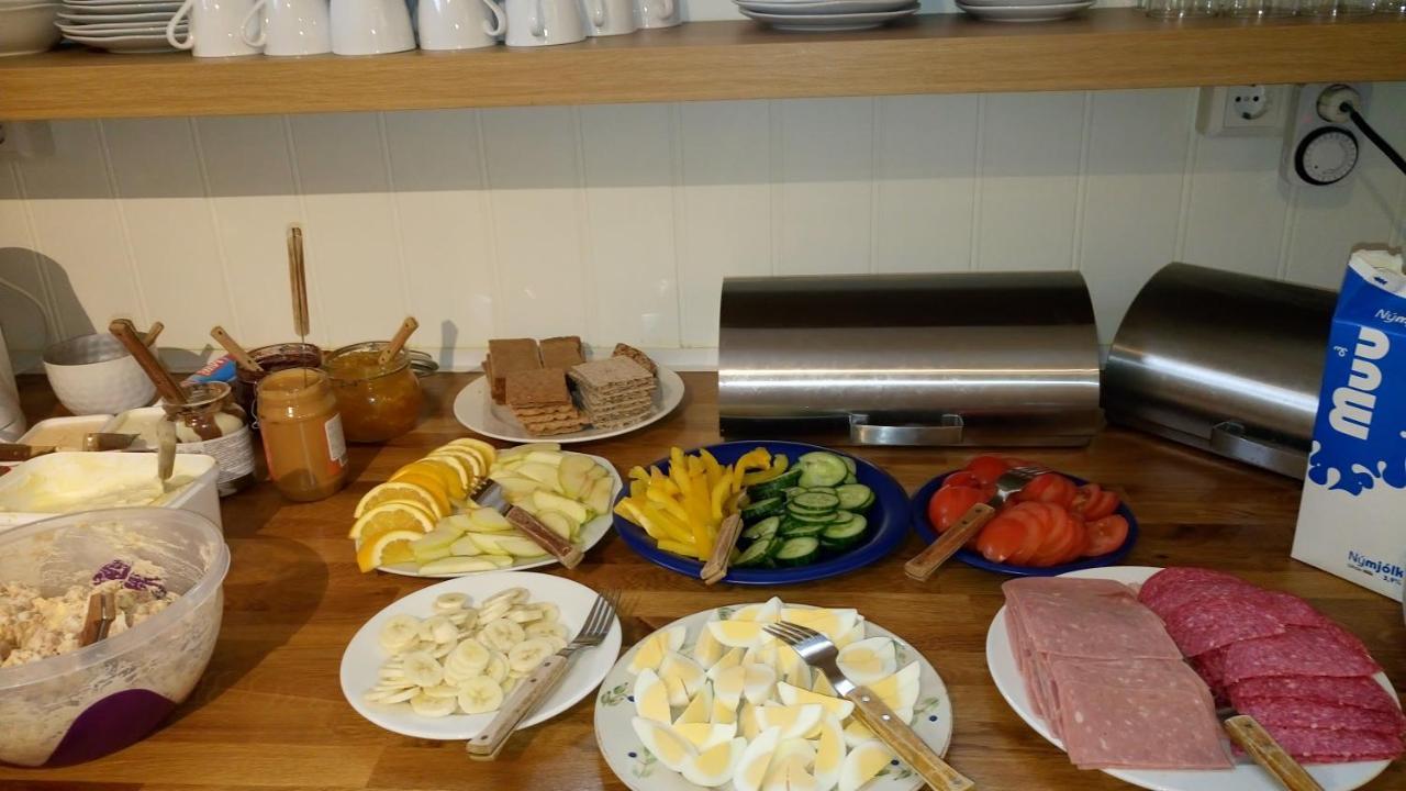 Guesthouse Hof Hofgarthar Bagian luar foto